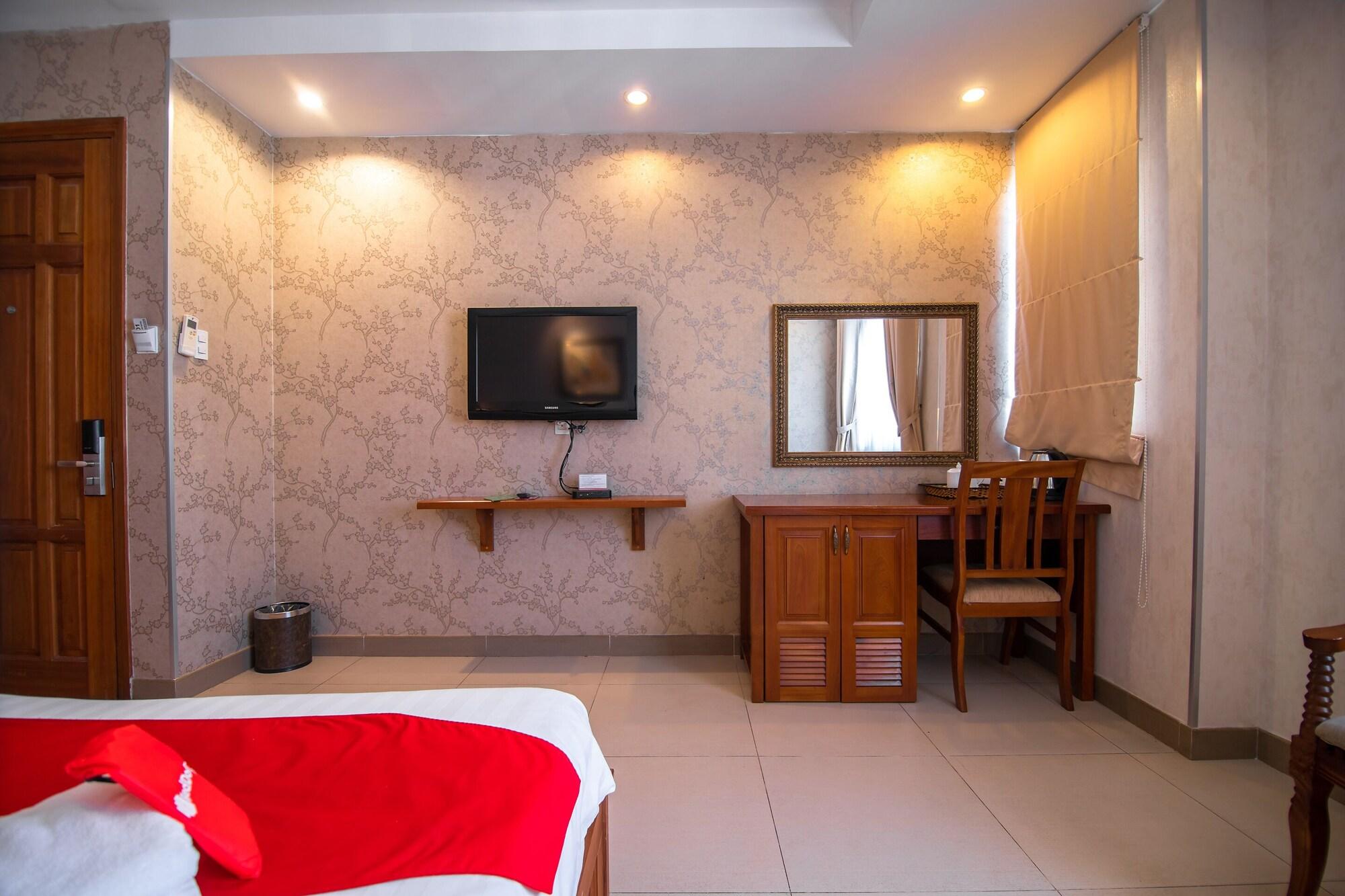 Reddoorz Premium White Lion Hotel