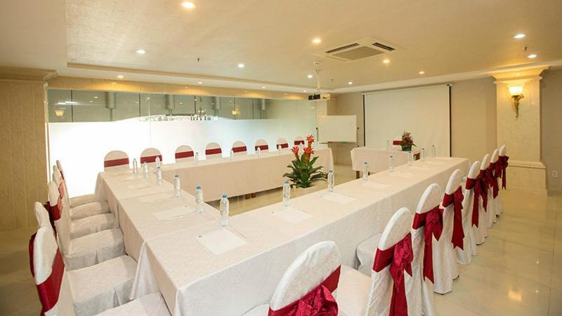Hotel Reddoorz Premium White Lion 3*