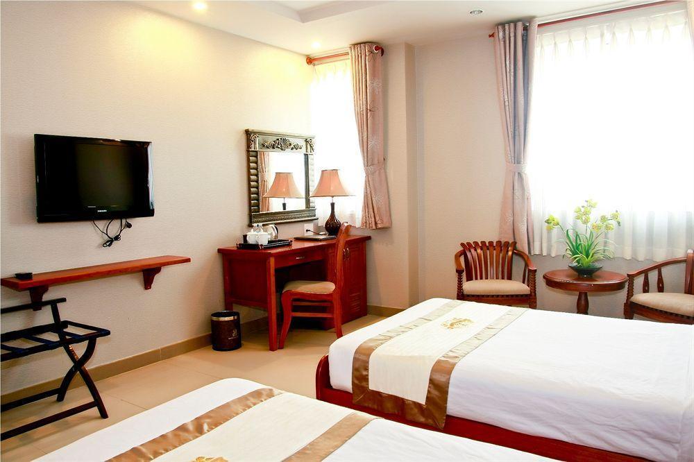 Hotel Reddoorz Premium White Lion 3*