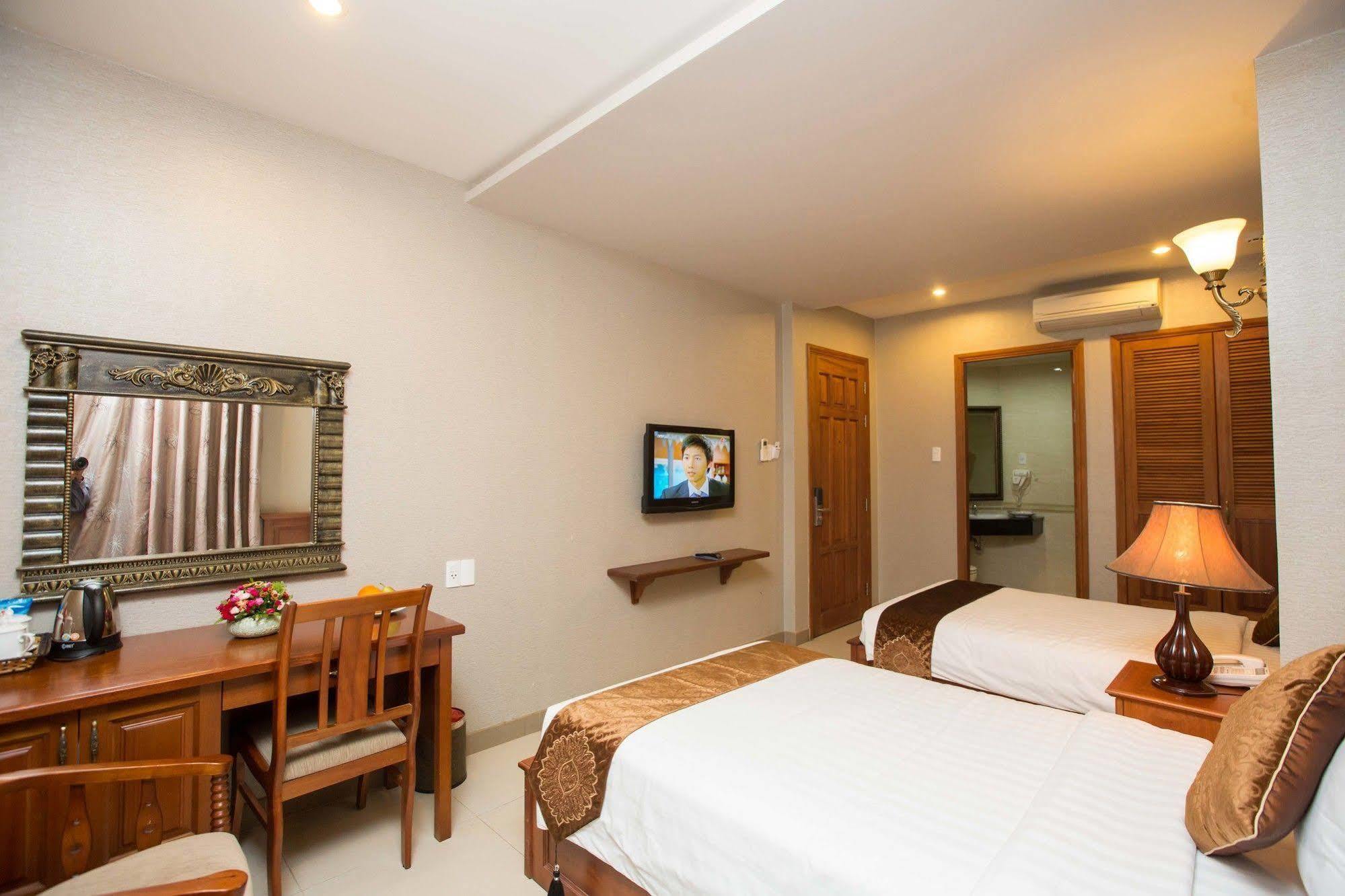 Reddoorz Premium White Lion Hotel